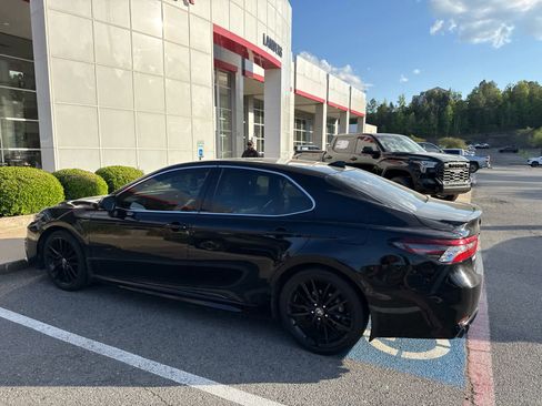 Used 2023 Toyota Camry XSE image 4