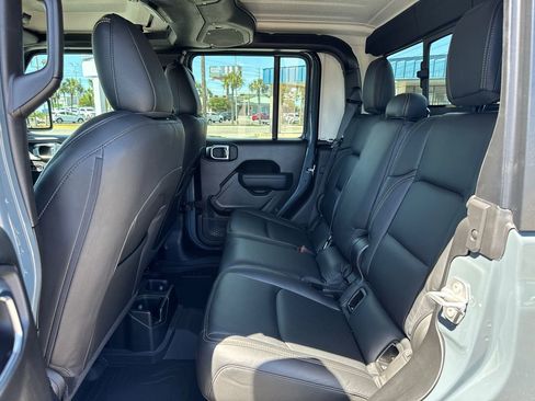 New 2026 Jeep Gladiator Sport AWD/4WD image 14