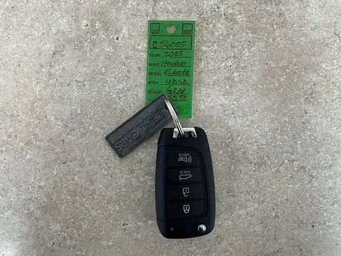 Used 2023 Hyundai Elantra SE FWD image 29