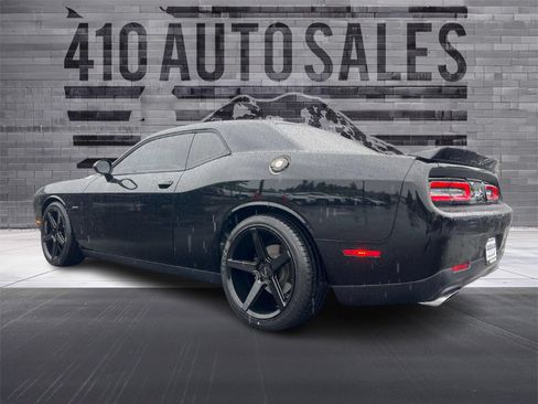 Used 2019 Dodge Challenger R/T w/ Driver Convenience Group RWD image 8