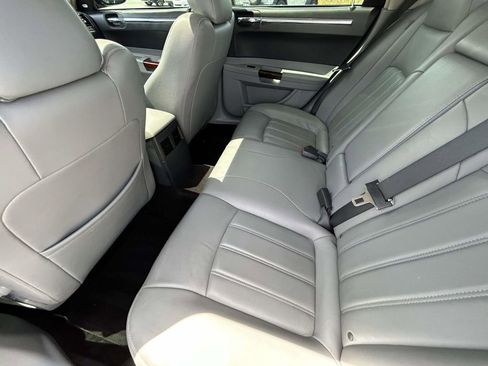 Used 2006 Chrysler 300 C RWD image 12