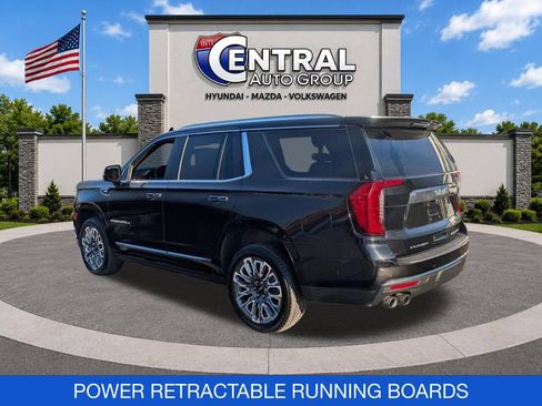 Used 2023 GMC Yukon Denali Ultimate AWD/4WD image 6