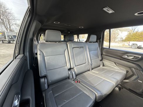 Used 2024 GMC Yukon XL SLT image 28