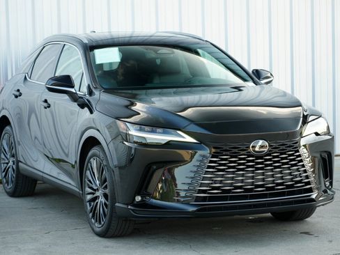 Used 2023 Lexus RX 350 w/ Luxury Package image 57