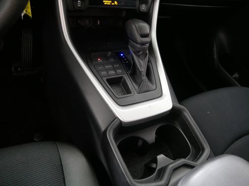 Used 2019 Toyota RAV4 LE w/ All Weather Liner Package AWD/4WD image 24