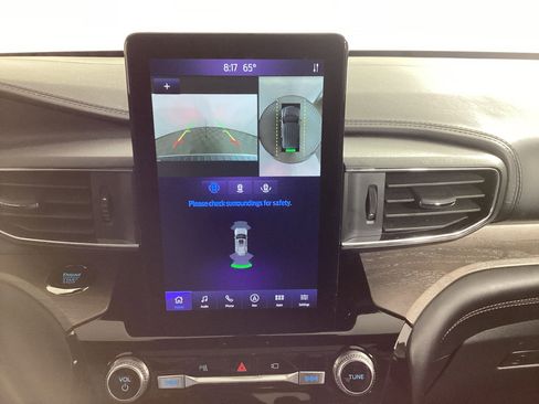 Used 2023 Ford Explorer Platinum w/ Technology Package image 14