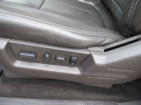 Used 2014 Ford F150 Lariat w/ Lariat Chrome Package AWD/4WD image 20