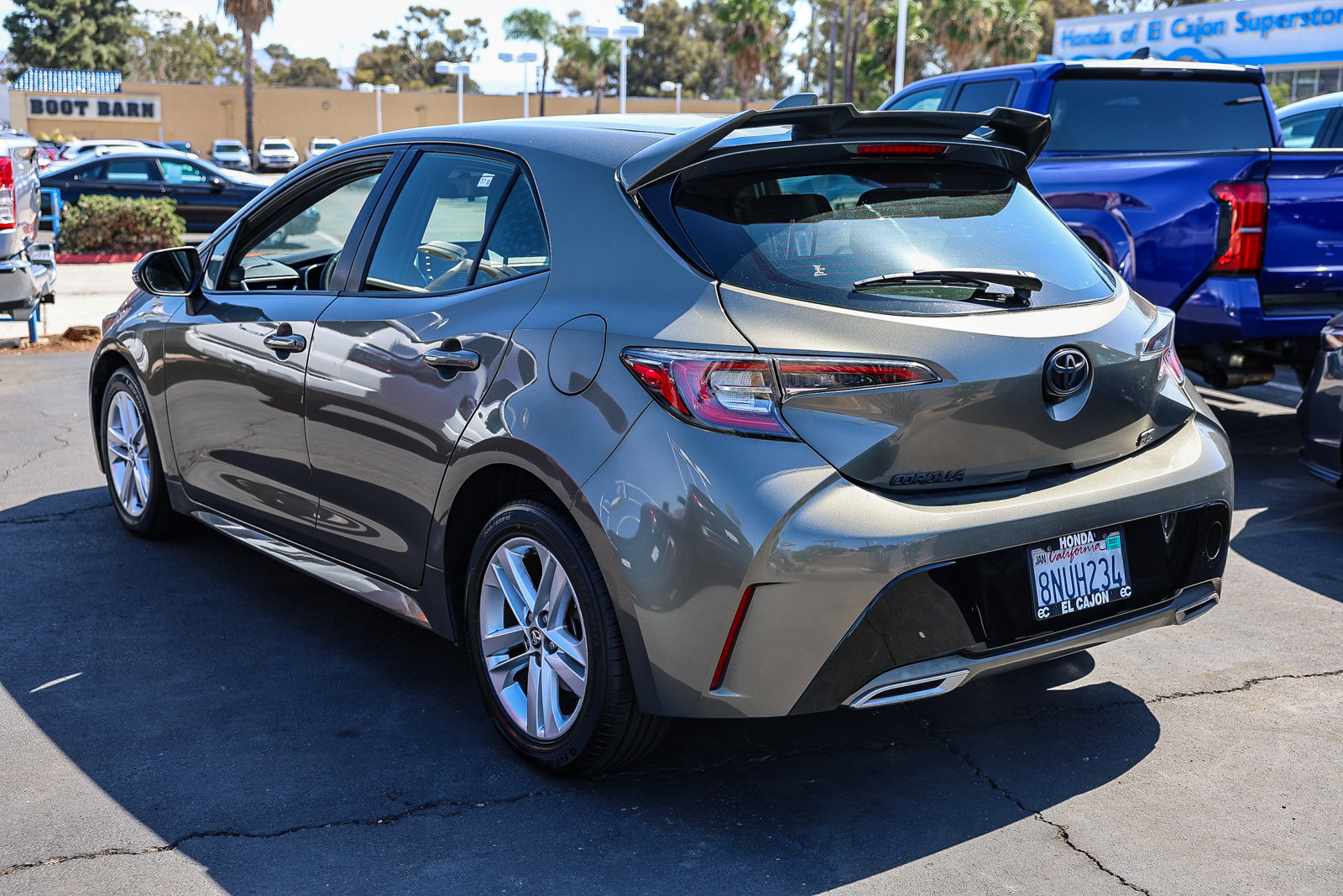 Used 2020 Toyota Corolla SE w/ Carpet Mat Package FWD image 19