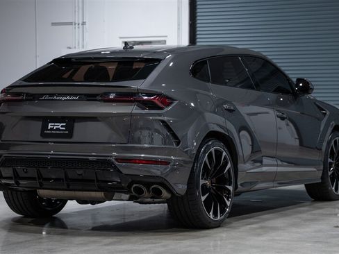 Used 2021 Lamborghini Urus AWD/4WD image 13