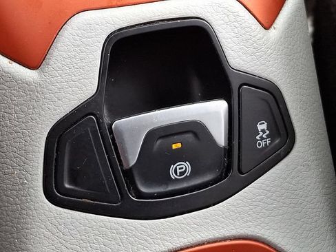 Used 2015 Jeep Renegade Limited AWD/4WD image 17