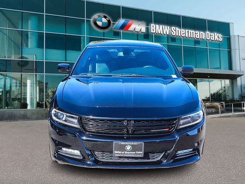 Used 2017 Dodge Charger SXT w/ Plus Group image 2