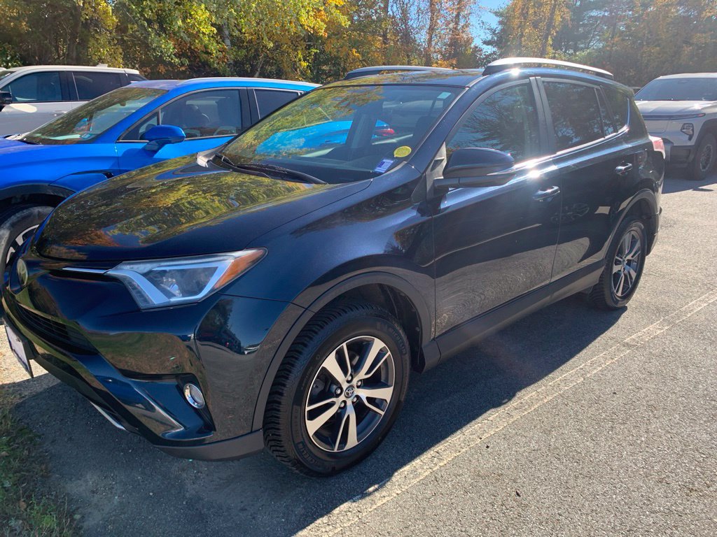 Used 2018 Toyota RAV4 XLE AWD/4WD image 1