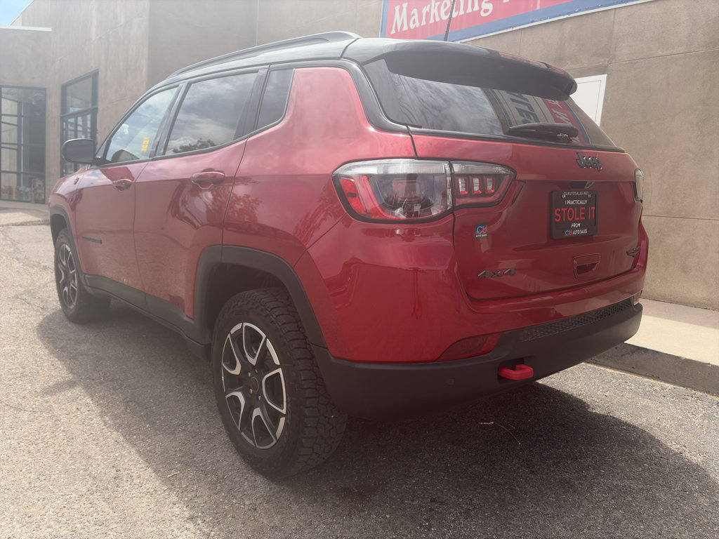 Used 2025 Jeep Compass Trailhawk AWD/4WD image 26