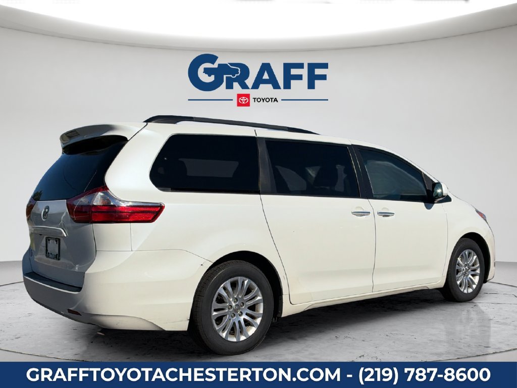 Used 2016 Toyota Sienna XLE FWD image 4