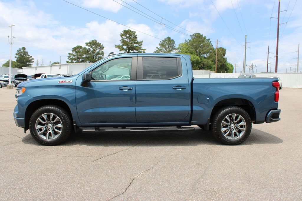 Used 2024 Chevrolet Silverado 1500 RST w/ Z71 Off-Road Package AWD/4WD image 23