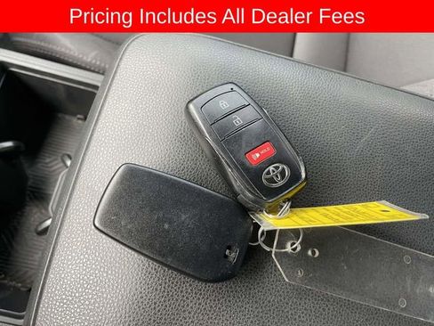 Used 2025 Toyota Tacoma SR AWD/4WD image 29