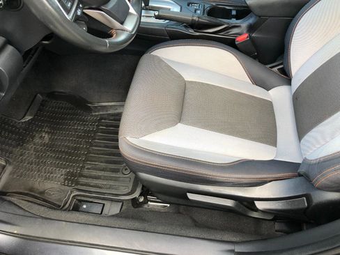 Used 2018 Subaru Crosstrek 2.0i Premium w/ Eyesight System image 12