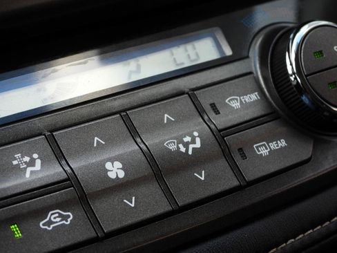 Used 2015 Toyota RAV4 XLE FWD image 54