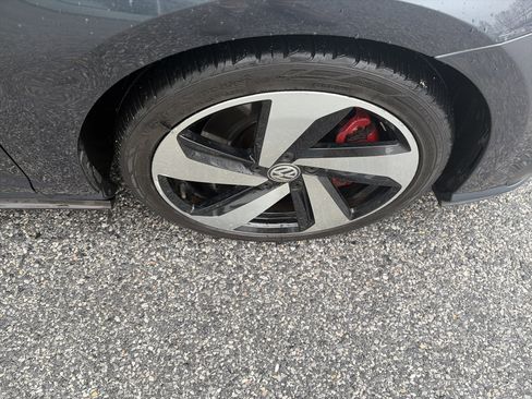 Used 2018 Volkswagen GTI S FWD image 14