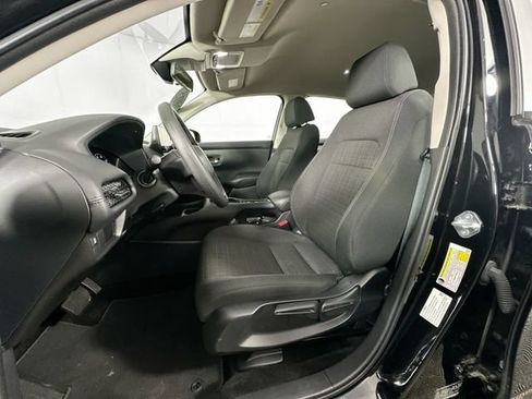 Used 2025 Honda HR-V LX image 16