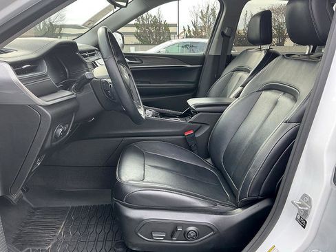 Used 2021 Jeep Grand Cherokee L Limited image 12