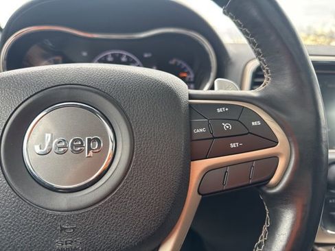 Used 2017 Jeep Grand Cherokee Overland image 25