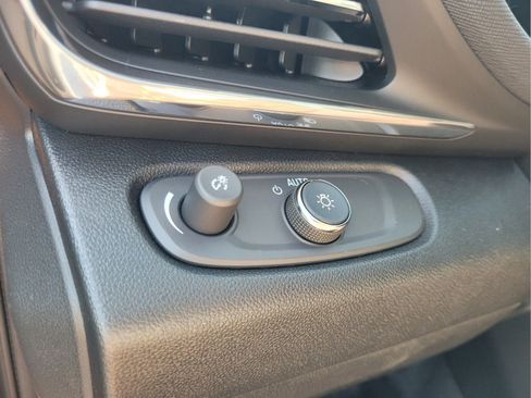 Used 2025 Buick Envista Preferred FWD image 22