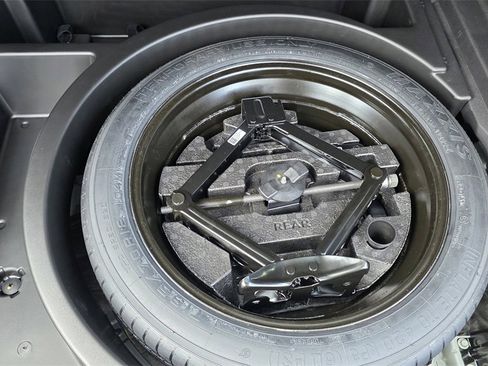 Used 2024 Chevrolet Blazer LT image 12