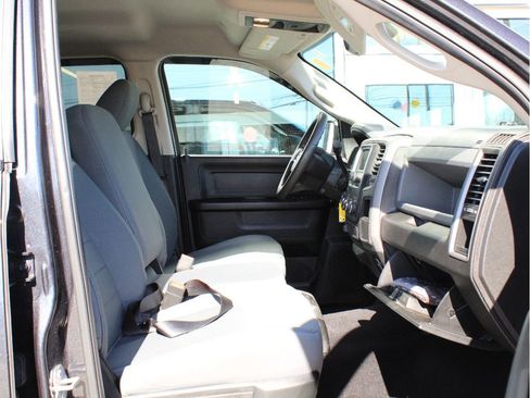 Used 2018 RAM 2500 Tradesman w/ Chrome Appearance Group AWD/4WD image 25