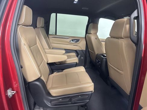 Used 2024 Chevrolet Suburban Premier image 15