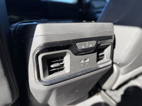 Used 2022 Chevrolet Silverado 1500 ZR2 w/ Technology Package image 23