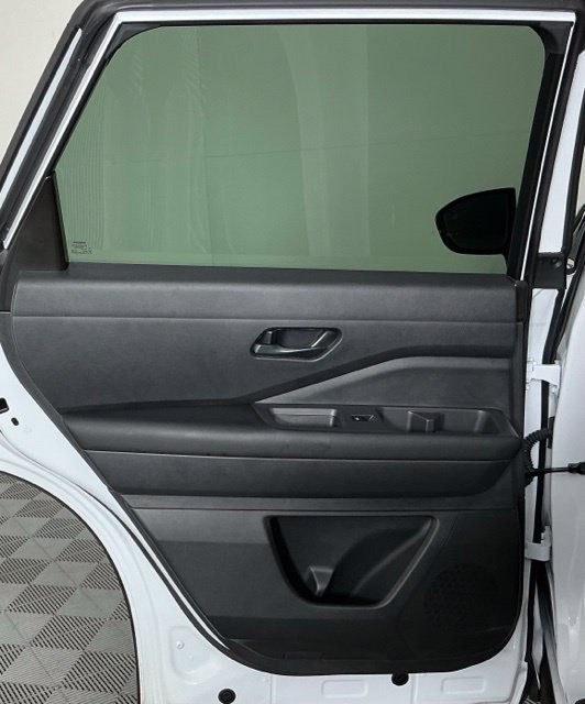 Used 2025 Nissan Pathfinder SV w/ SV Premium Package FWD image 20