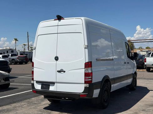 Used 2017 Mercedes-Benz Sprinter 2500 image 9