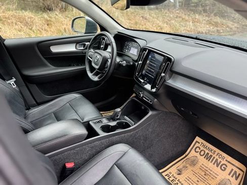 Used 2019 Volvo XC40 T5 Momentum AWD/4WD image 18