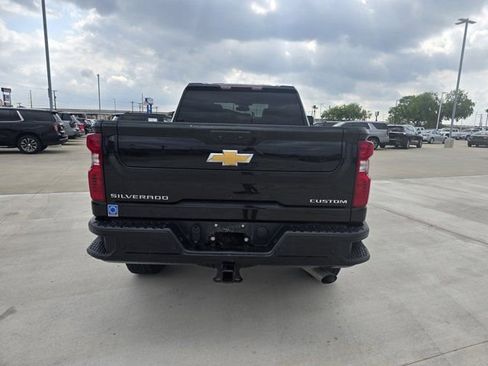 Used 2024 Chevrolet Silverado 2500 Custom w/ Custom Value Package AWD/4WD image 4