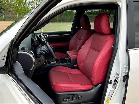 Used 2023 Lexus GX 460 Premium w/ Premium Package image 8