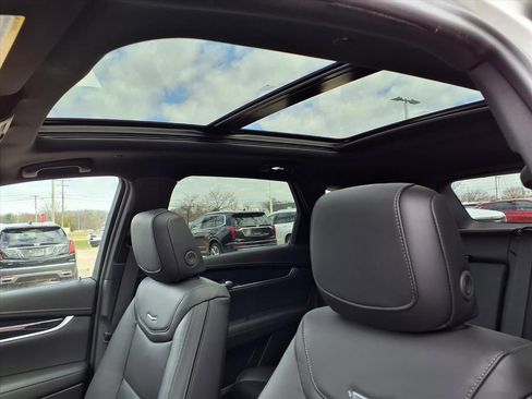 New 2026 Cadillac XT5 Premium Luxury w/ LPO, Floor Liner Package AWD/4WD image 15