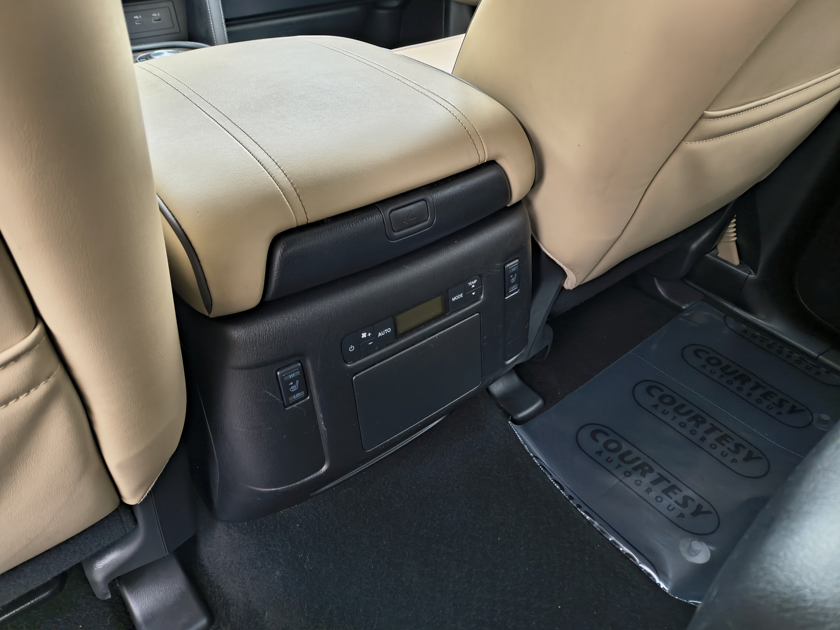 Certified 2022 Nissan Armada Platinum w/ Captain's Chairs Package RWD image 17