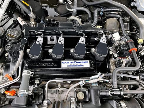 Used 2018 Honda Accord Touring image 32