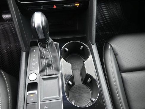 Used 2022 Volkswagen Atlas SE image 9