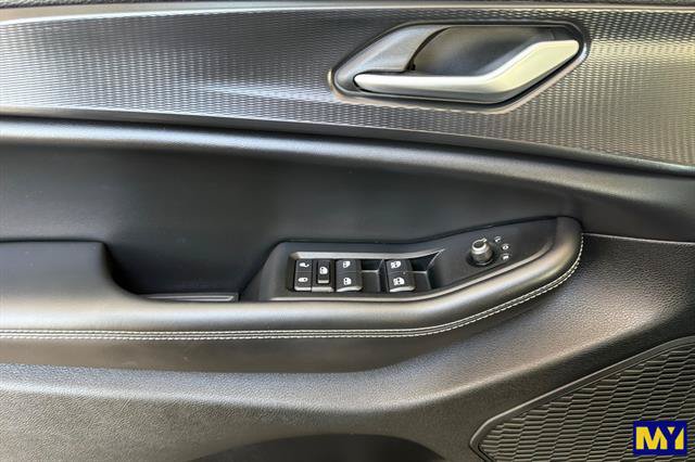 Used 2024 Jeep Grand Cherokee Laredo X RWD image 11
