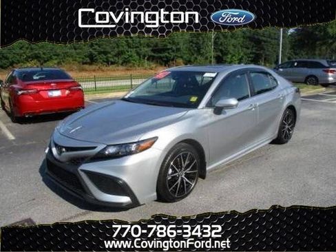 Used 2024 Toyota Camry SE w/ Cold Weather Package image 1