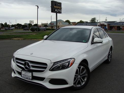 Used 2015 Mercedes-Benz C 300 4MATIC Sedan image 3