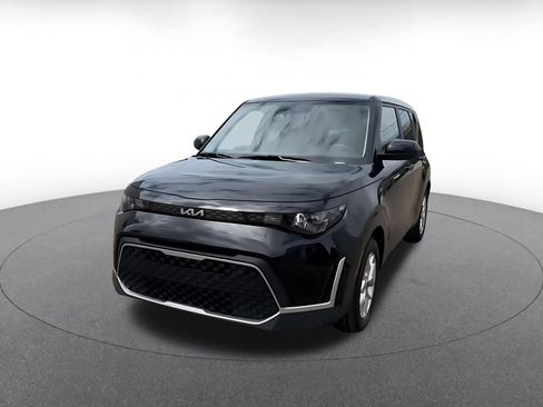 Used 2025 Kia Soul LX w/ LX Technology Package FWD image 7