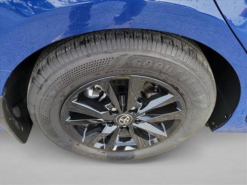 Used 2025 Toyota Camry LE w/ Convenience Package image 11