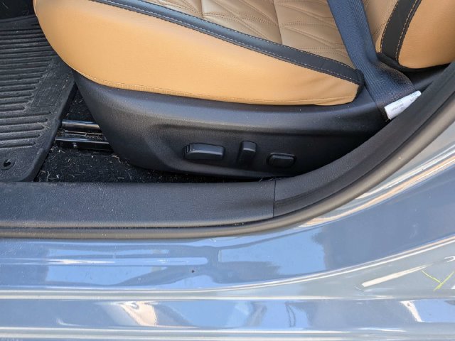Used 2025 Nissan Sentra SV w/ SV Premium Package FWD image 16