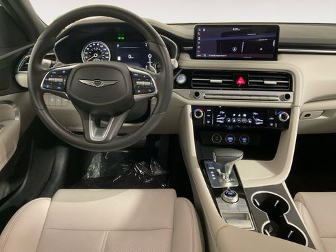 Used 2025 Genesis G70 2.5T image 17