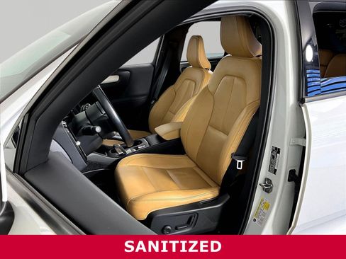 Used 2019 Volvo XC40 T5 Momentum AWD/4WD image 21