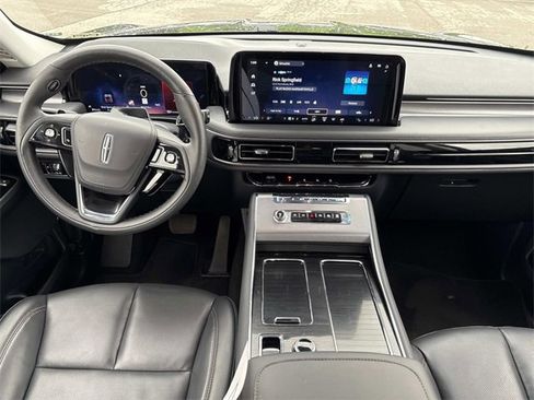 Certified 2025 Lincoln Aviator AWD image 17