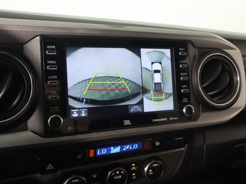 Used 2021 Toyota Tacoma Limited image 6